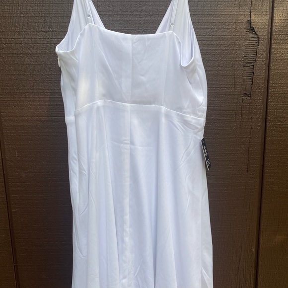Express, white dress - Picture 2 of 4